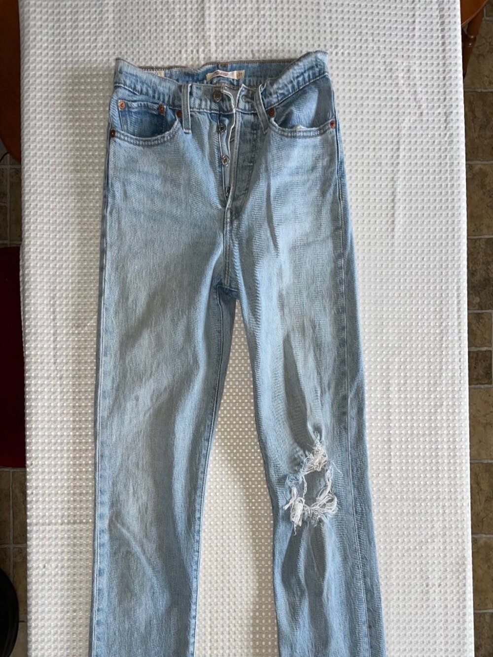 Levis Premium Wedgie Straight Distressed High Rise Light Wash Jeans Size 27